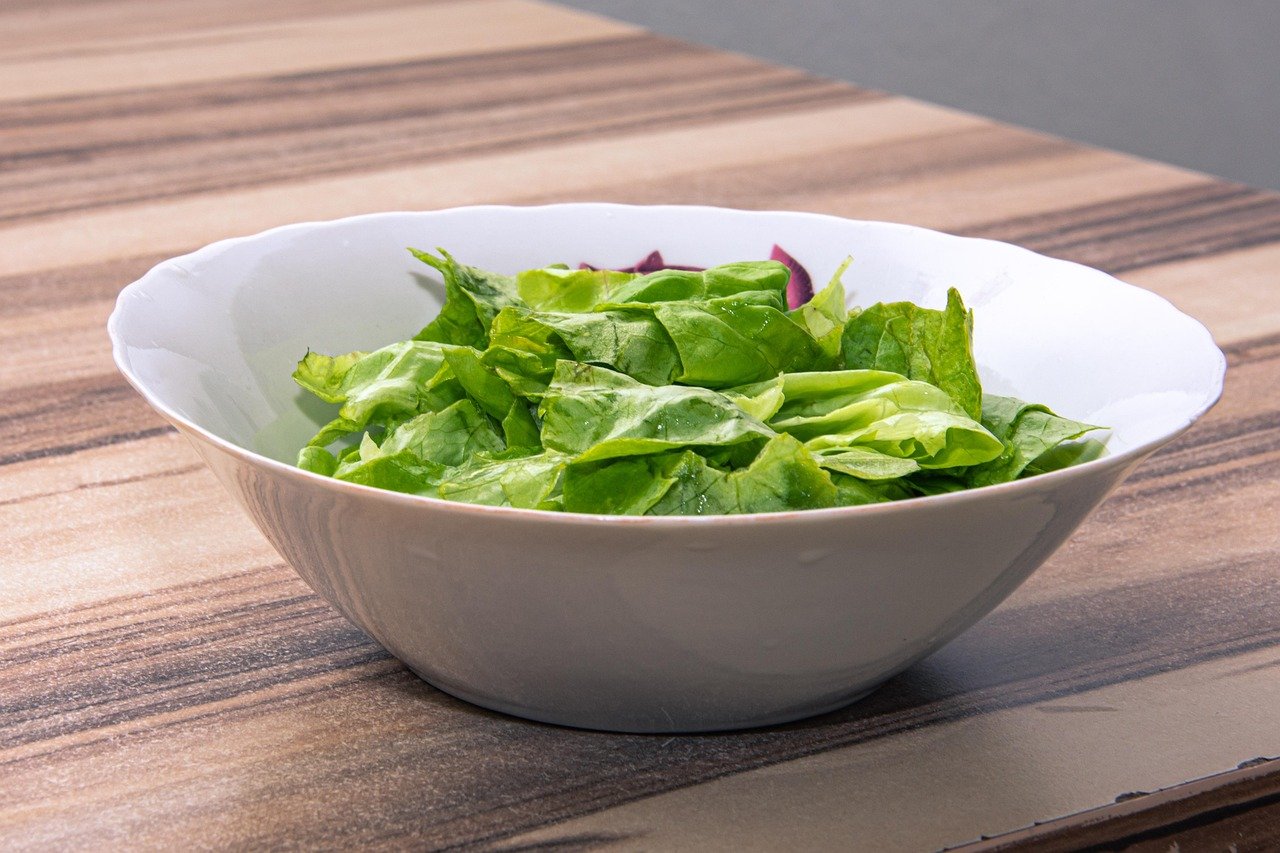 Fresh green leafy vegetables, sources of fibre for steady blood sugar