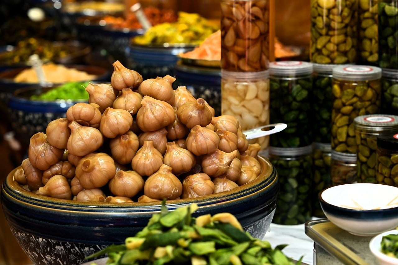 Bocal de légumes fermentés traditionnels, source de ferments pour l'intestin